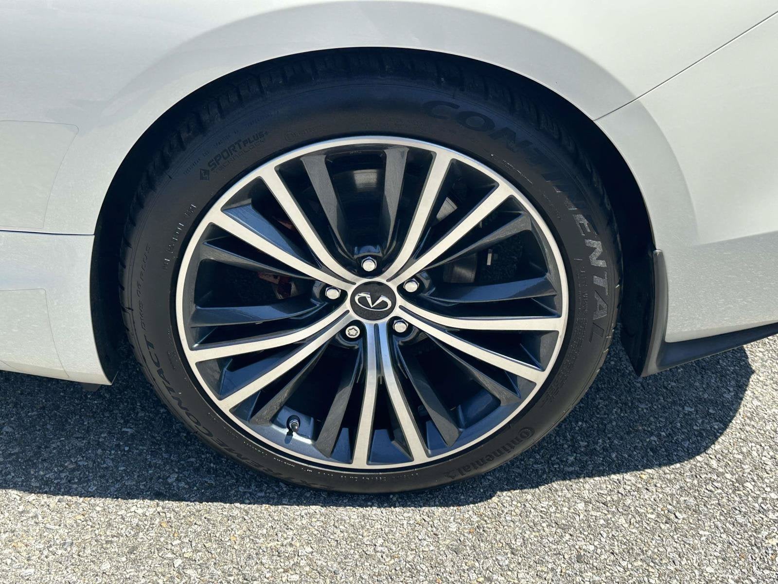 2022 INFINITI Q60 LUXE