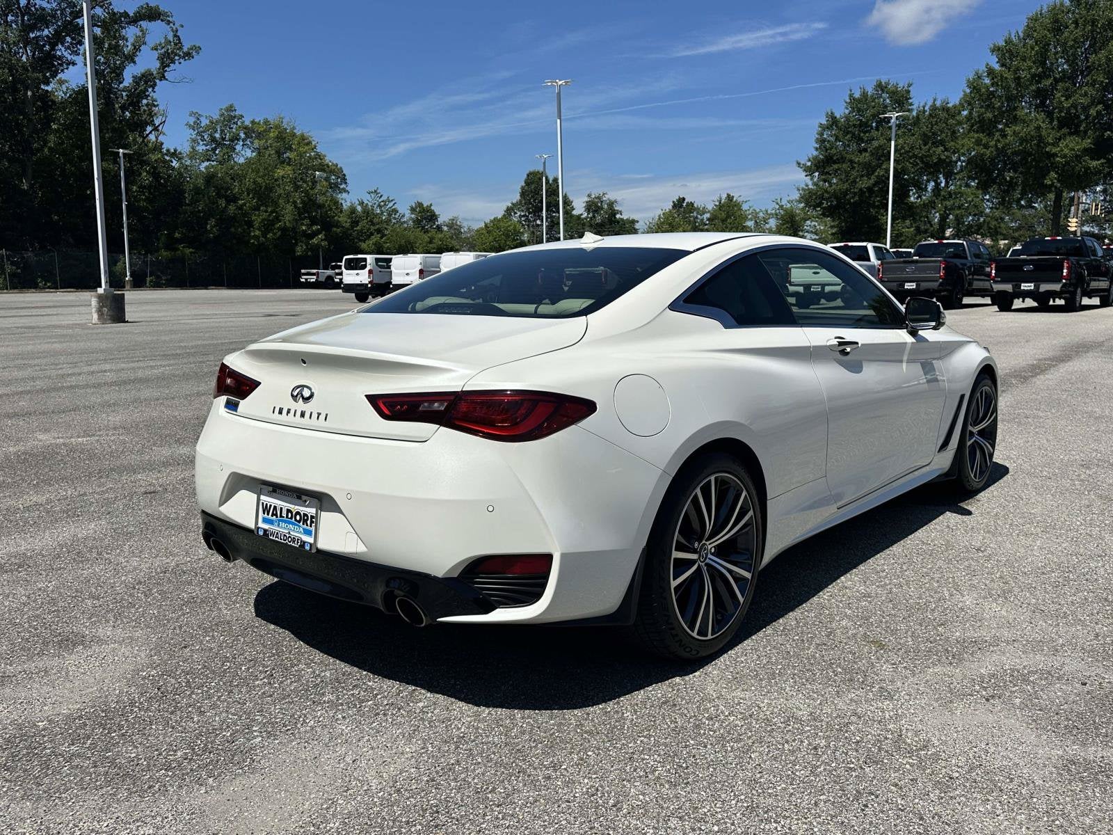 2022 INFINITI Q60 LUXE