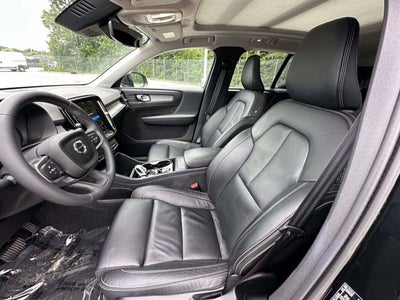 2023 Volvo XC40 Ultimate Bright Theme
