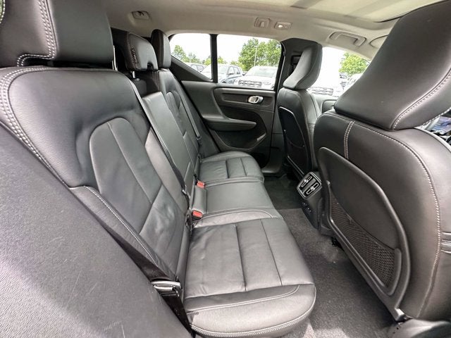 2023 Volvo XC40 Ultimate Bright Theme