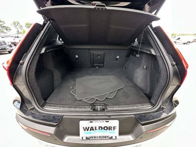 2023 Volvo XC40 Ultimate Bright Theme
