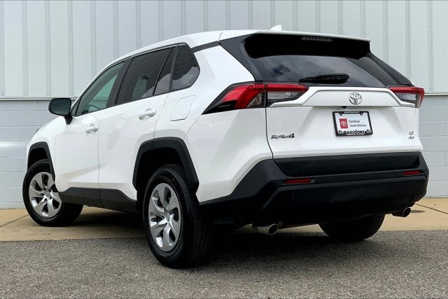 2022 Toyota RAV4 LE
