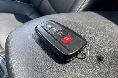 2025 Toyota RAV4 HYBRID Hybrid XLE