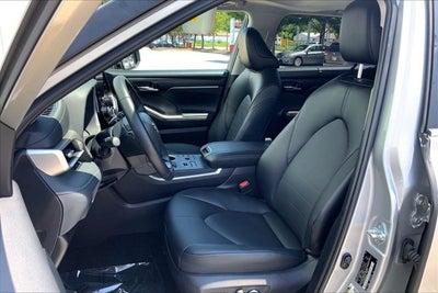2025 Toyota Highlander XLE