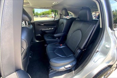 2025 Toyota Highlander XLE