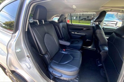 2025 Toyota Highlander XLE