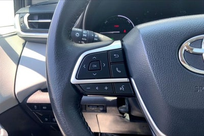 2025 Toyota Sienna XLE