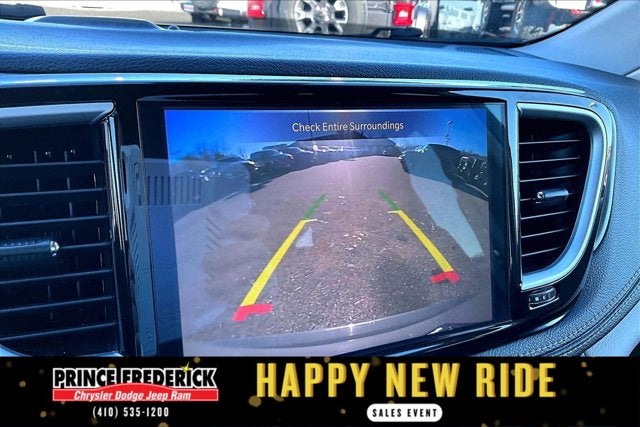 2023 Chrysler Pacifica Hybrid Touring L