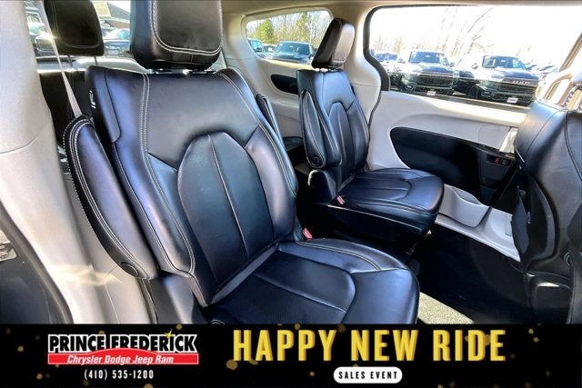 2023 Chrysler Pacifica Hybrid Touring L