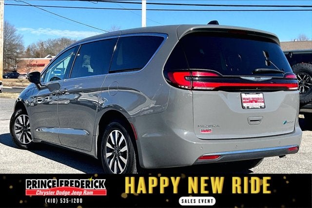 2023 Chrysler Pacifica Hybrid Touring L