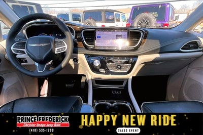 2023 Chrysler Pacifica Hybrid Limited