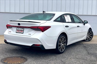 2022 Toyota Avalon Hybrid XSE Nightshade