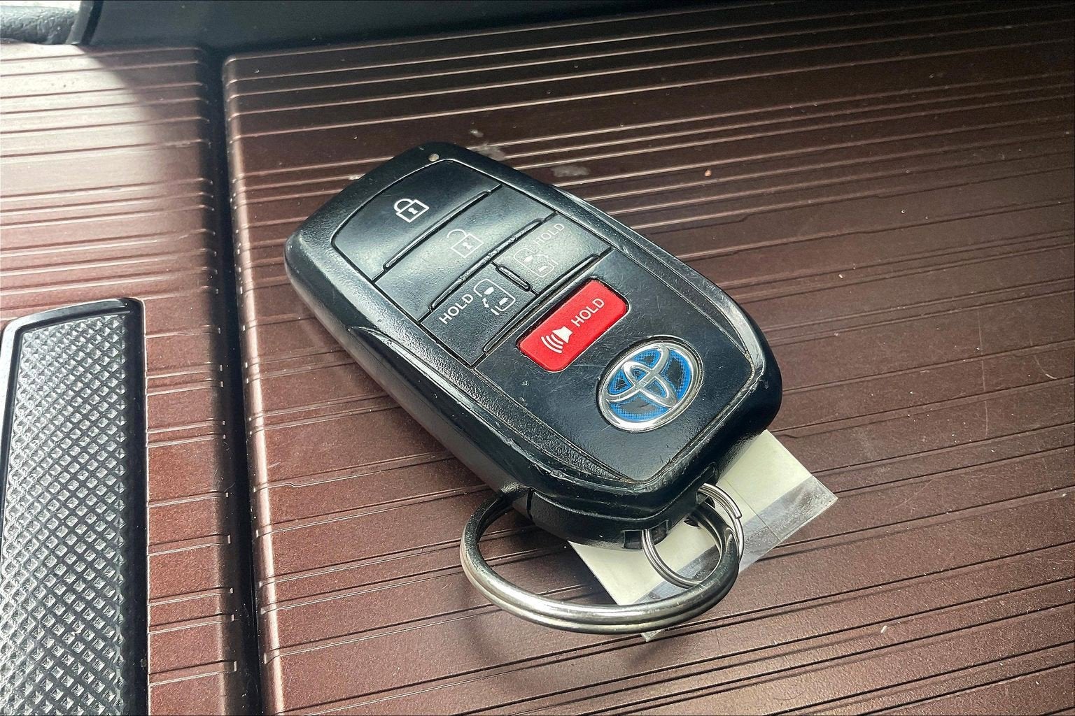 2023 Toyota Sienna LE