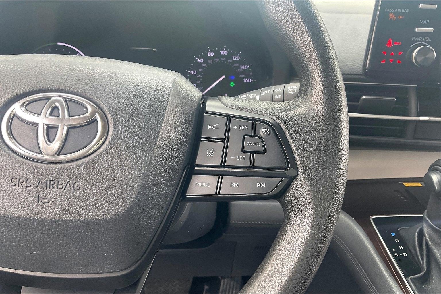 2023 Toyota Sienna LE