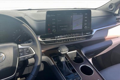 2024 Toyota Sienna XLE