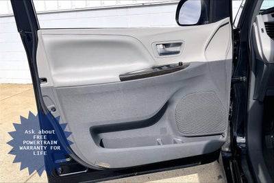 2019 Toyota Sienna XLE