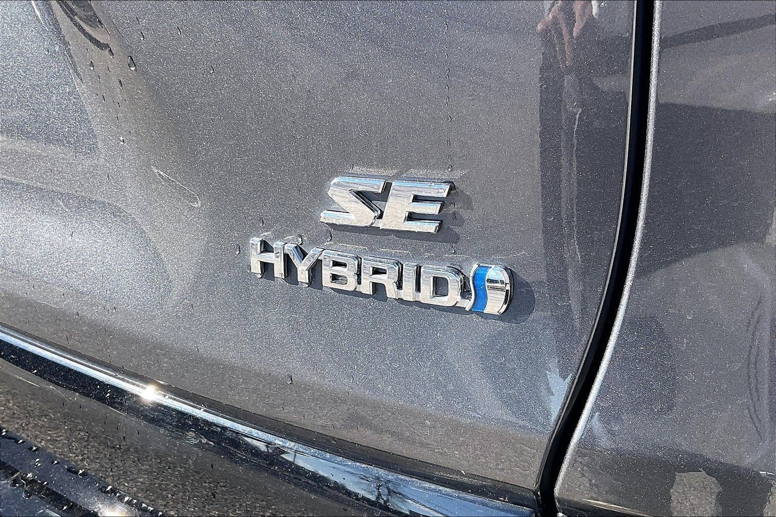 2022 Toyota RAV4 Hybrid SE