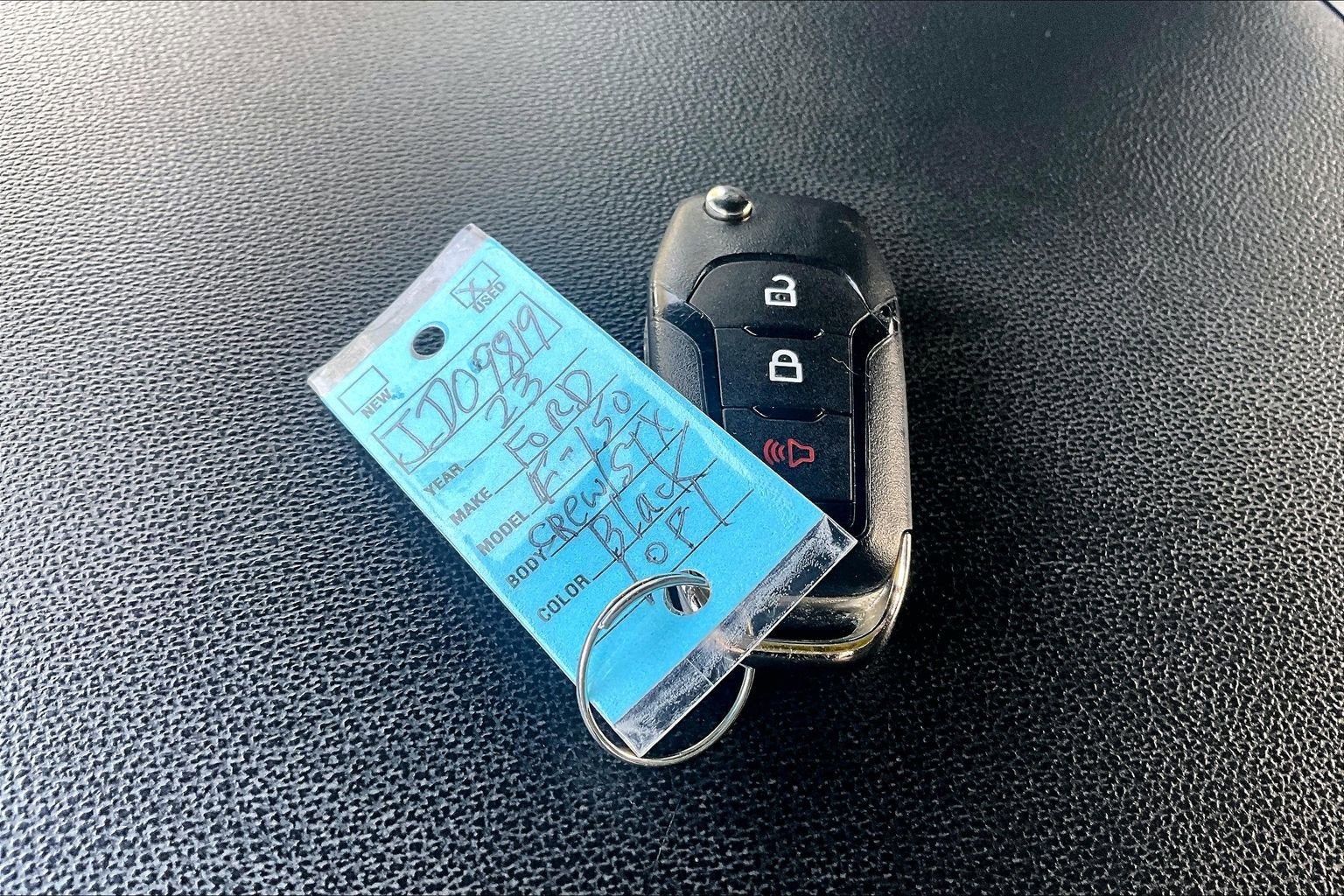 2023 Ford F-150 STX V8 CREW