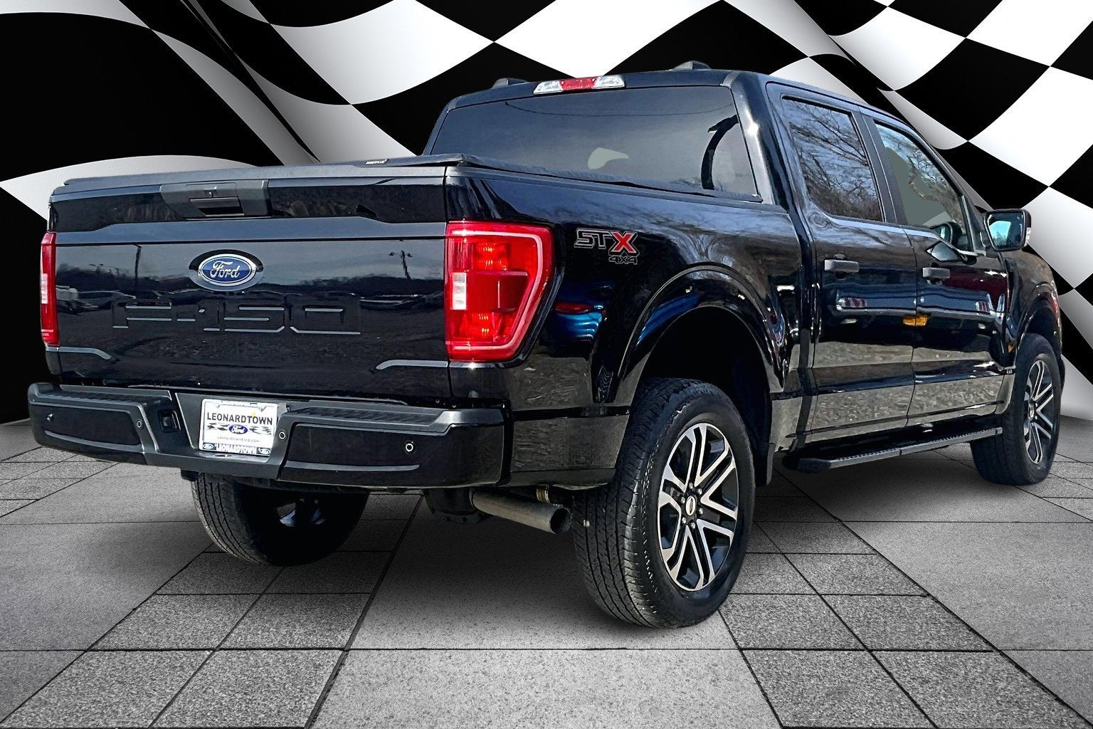2023 Ford F-150 STX V8 CREW
