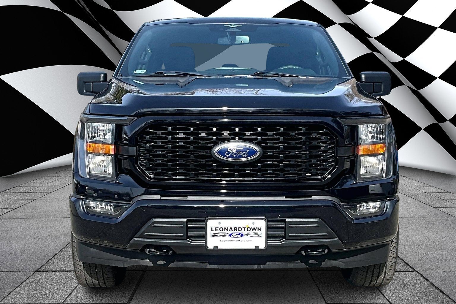 2023 Ford F-150 STX V8 CREW