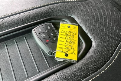 2024 GMC Yukon XL SLT