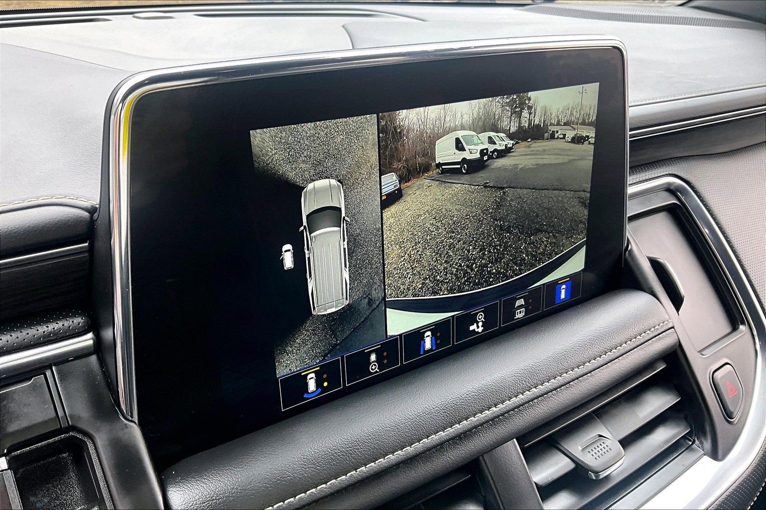 2024 GMC Yukon XL SLT