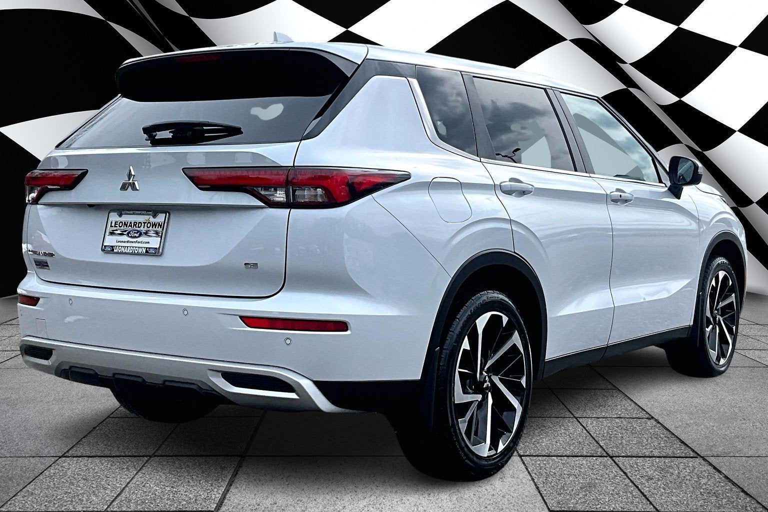 2023 Mitsubishi Outlander SE