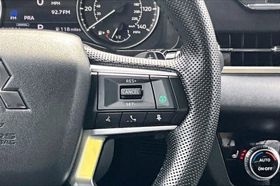 2023 Mitsubishi Outlander SE