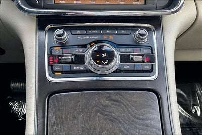 2019 Lincoln Continental Select