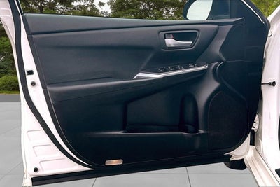 2017 Toyota Camry SE