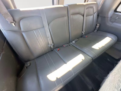 2023 Chevrolet Express Passenger 3500 1LS