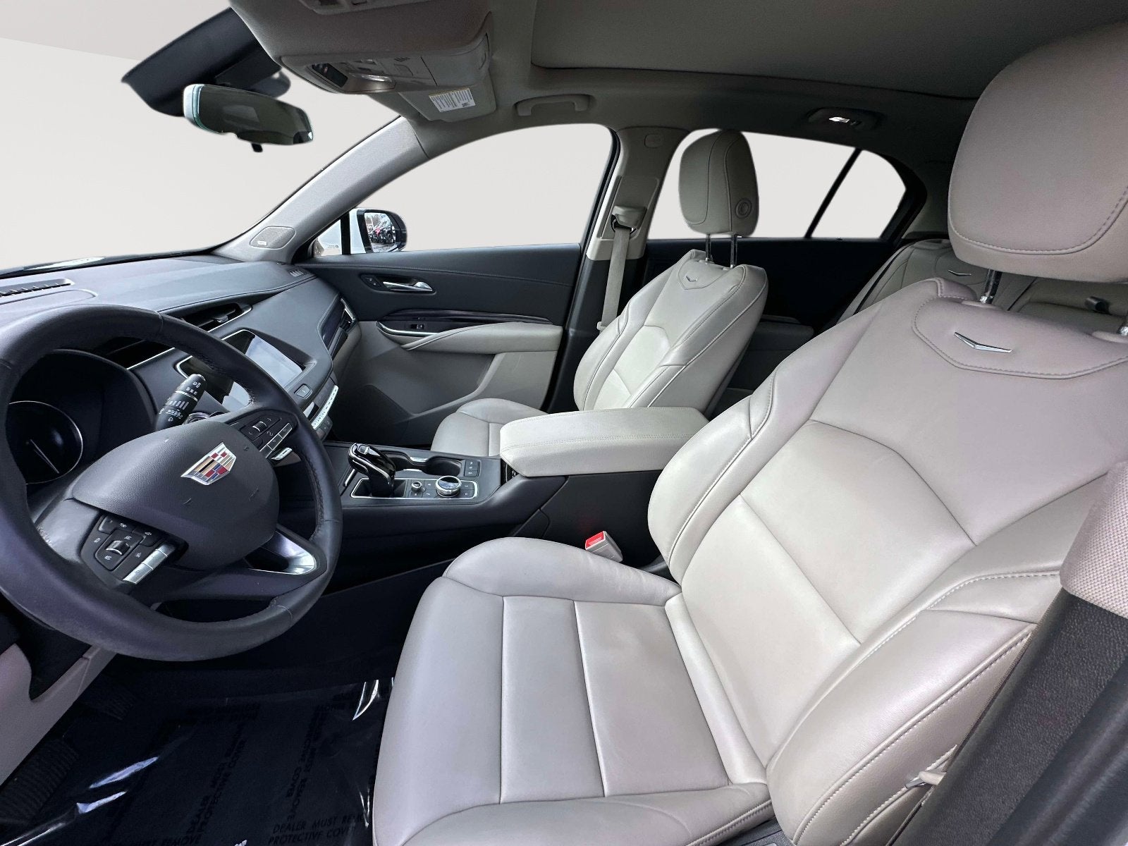 2022 Cadillac XT4 Luxury