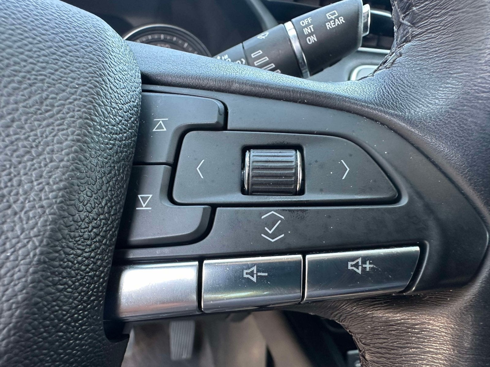 2023 Cadillac XT4 AWD Premium Luxury