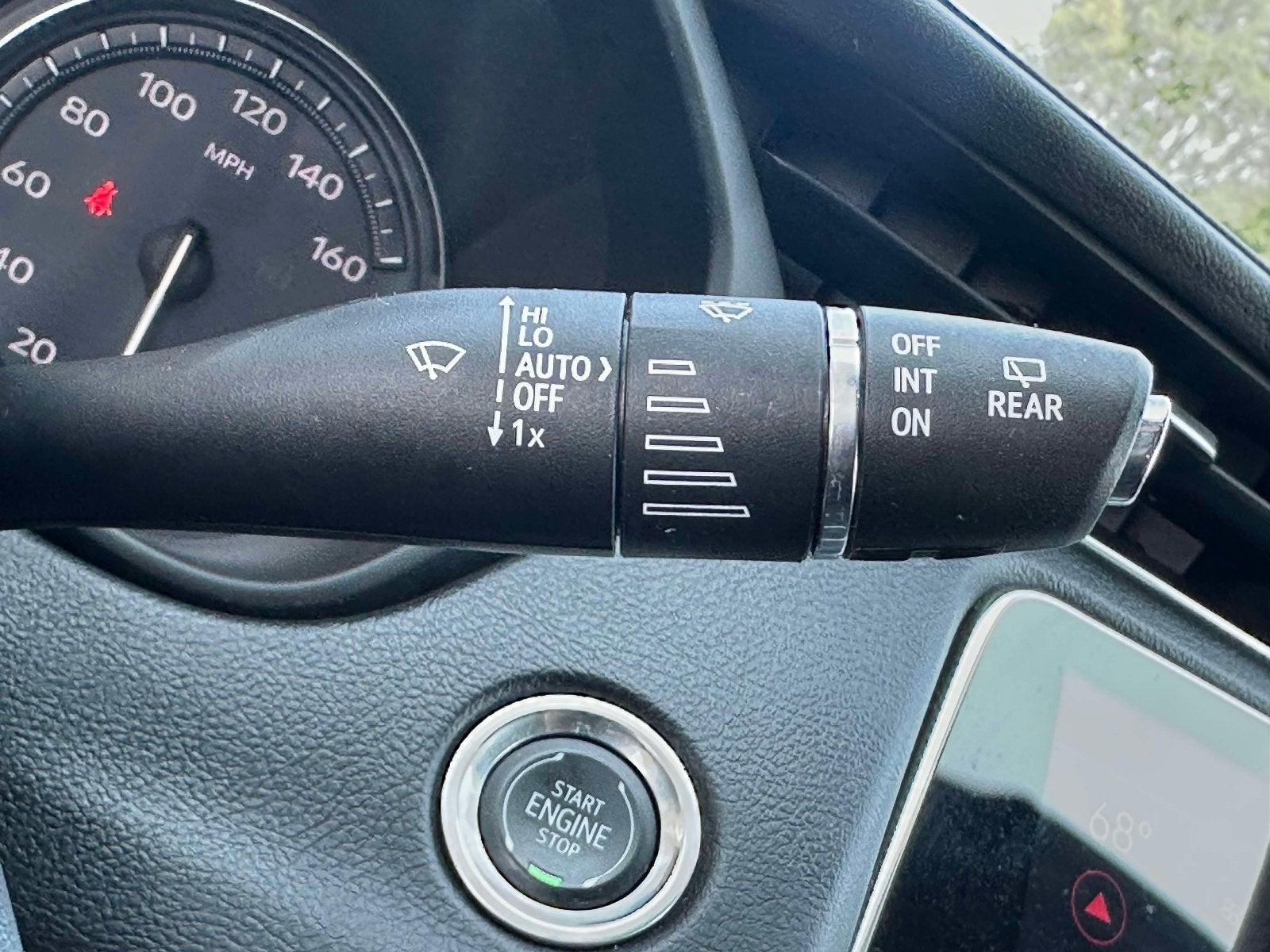 2023 Cadillac XT4 AWD Premium Luxury