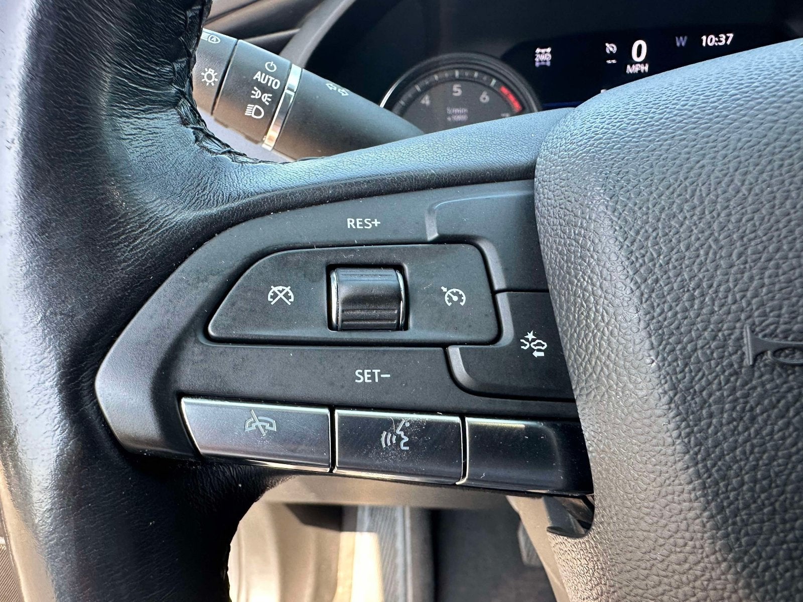 2023 Cadillac XT4 AWD Premium Luxury