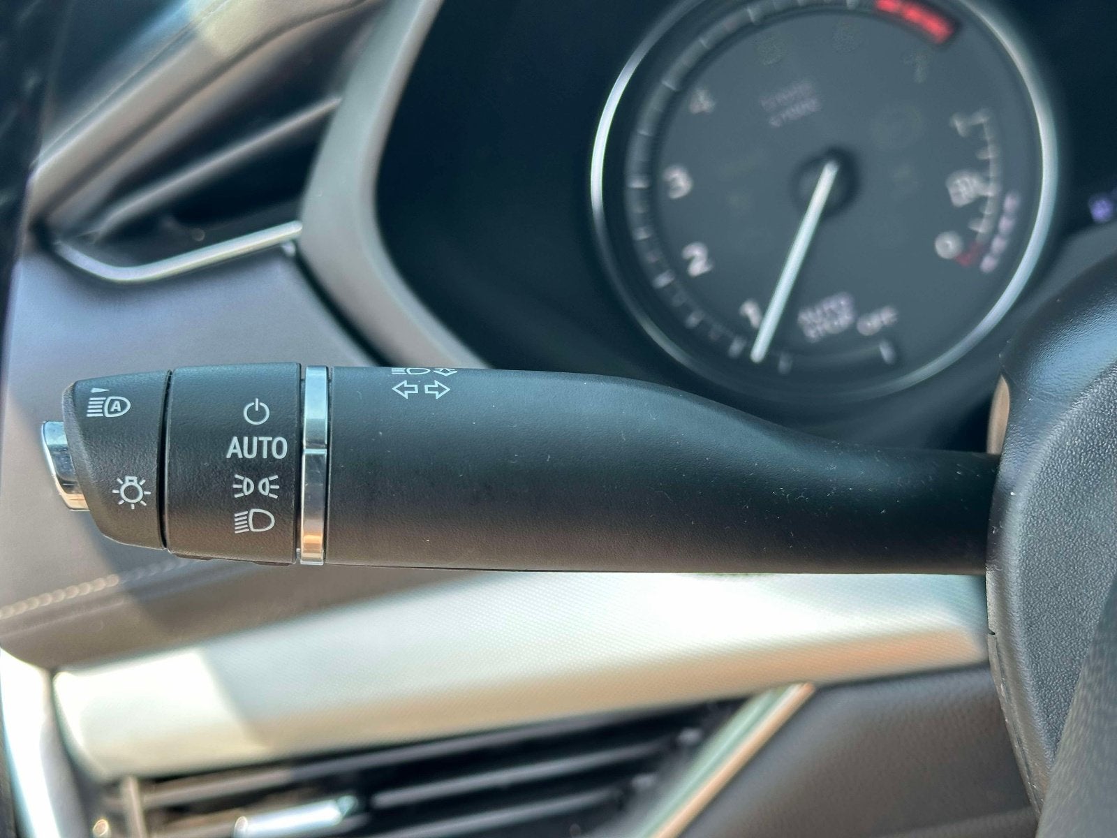 2023 Cadillac XT4 AWD Premium Luxury