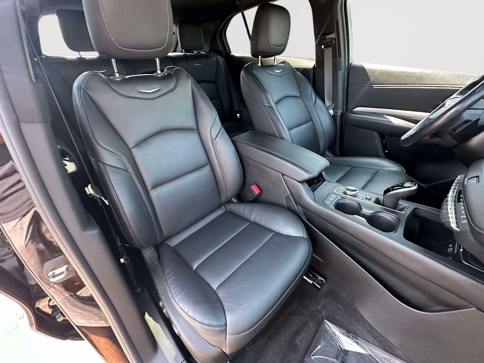 2023 Cadillac XT4 AWD Premium Luxury