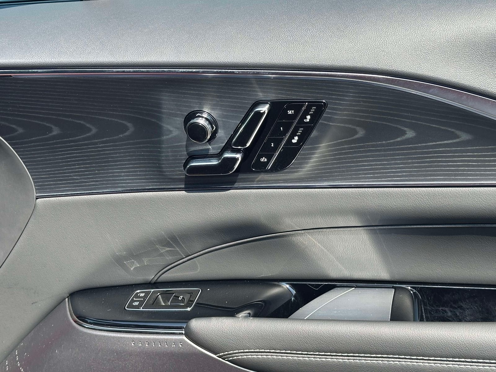 2025 Cadillac LYRIQ Luxury 1