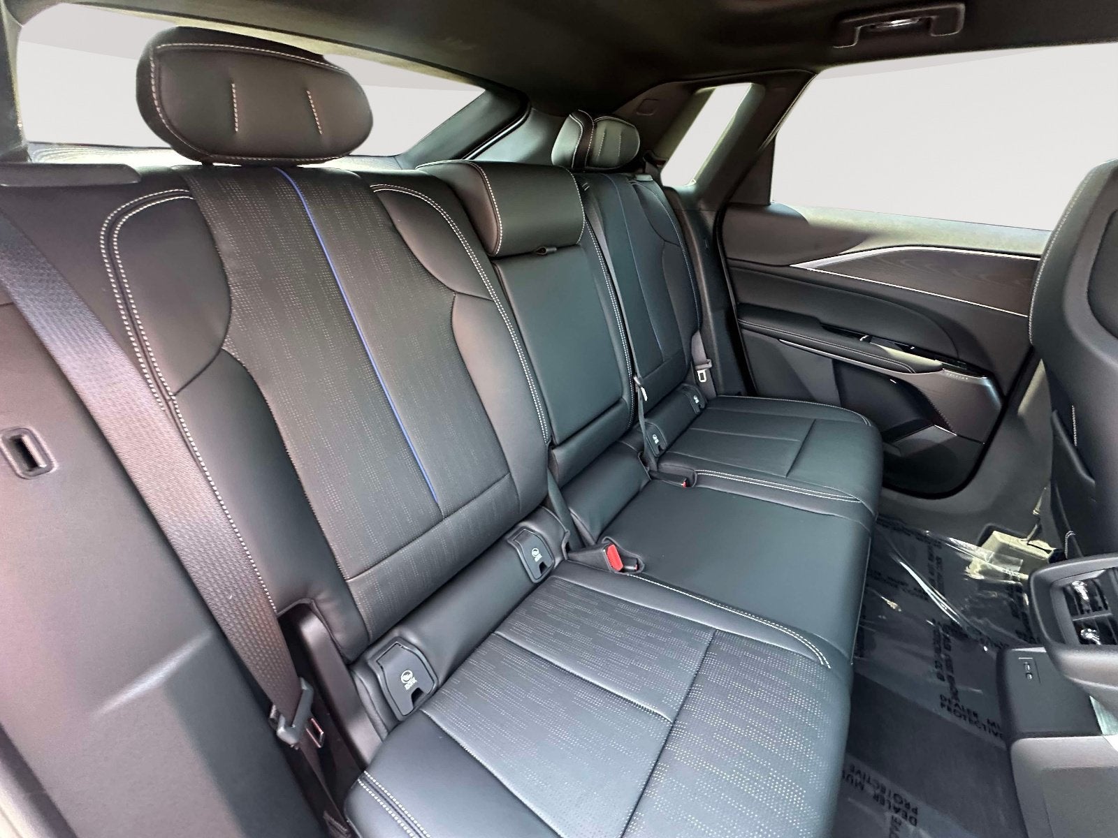 2025 Cadillac LYRIQ Luxury 1 - Photo 29