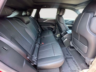 2025 Cadillac LYRIQ Luxury 1