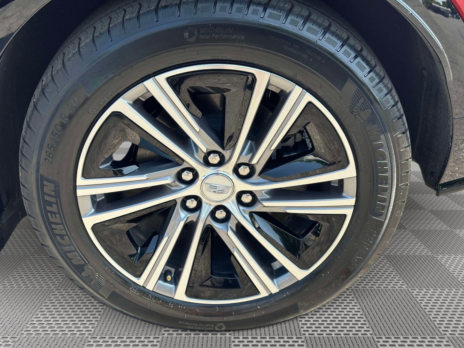 2025 Cadillac LYRIQ Luxury 1