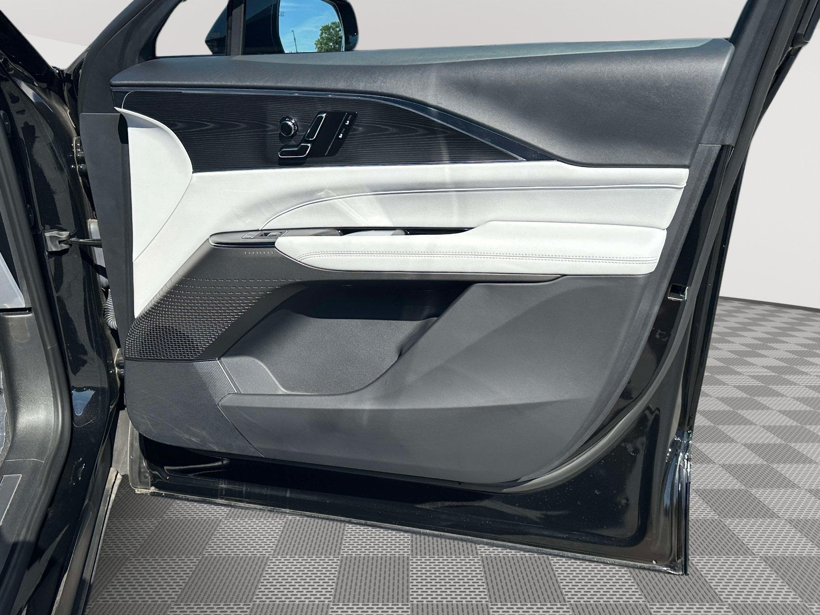2024 Cadillac LYRIQ Sport 1