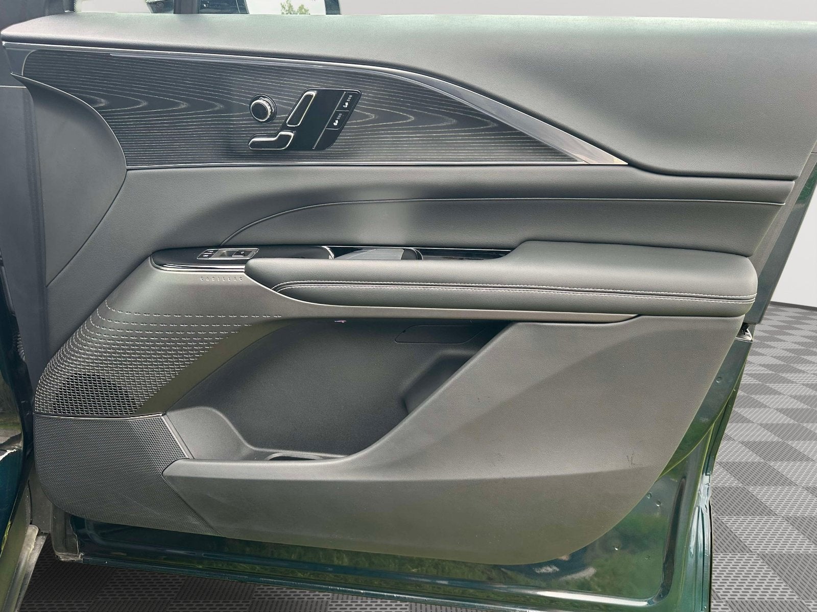 2024 Cadillac LYRIQ Sport 1