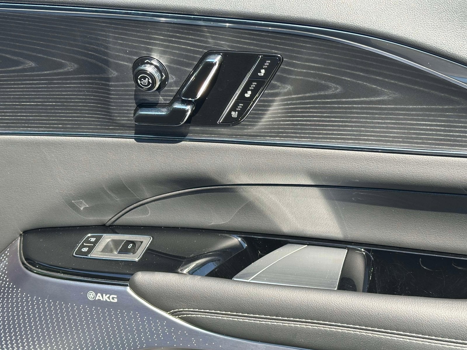 2024 Cadillac LYRIQ Sport 2