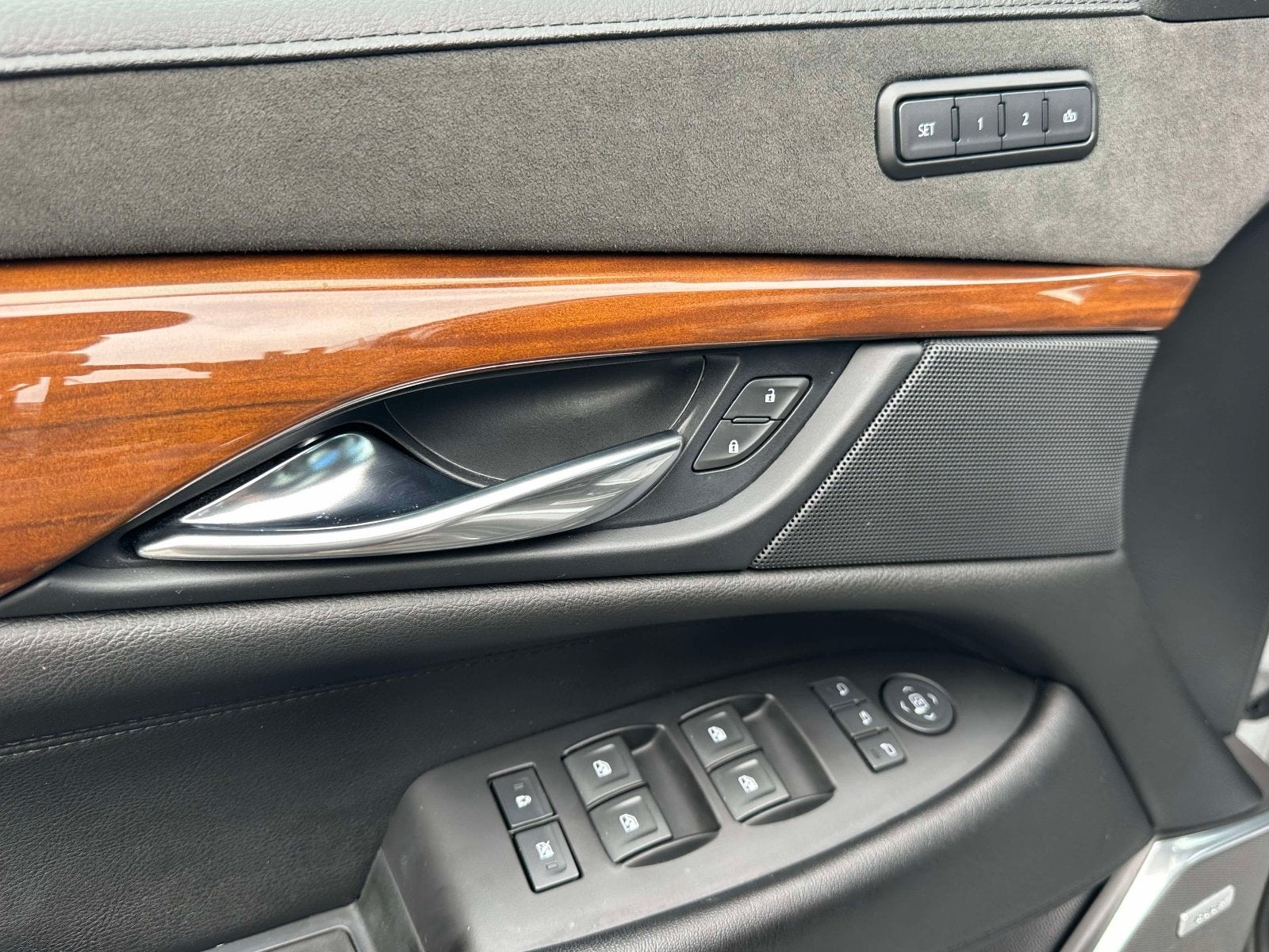 2020 Cadillac Escalade Premium Luxury