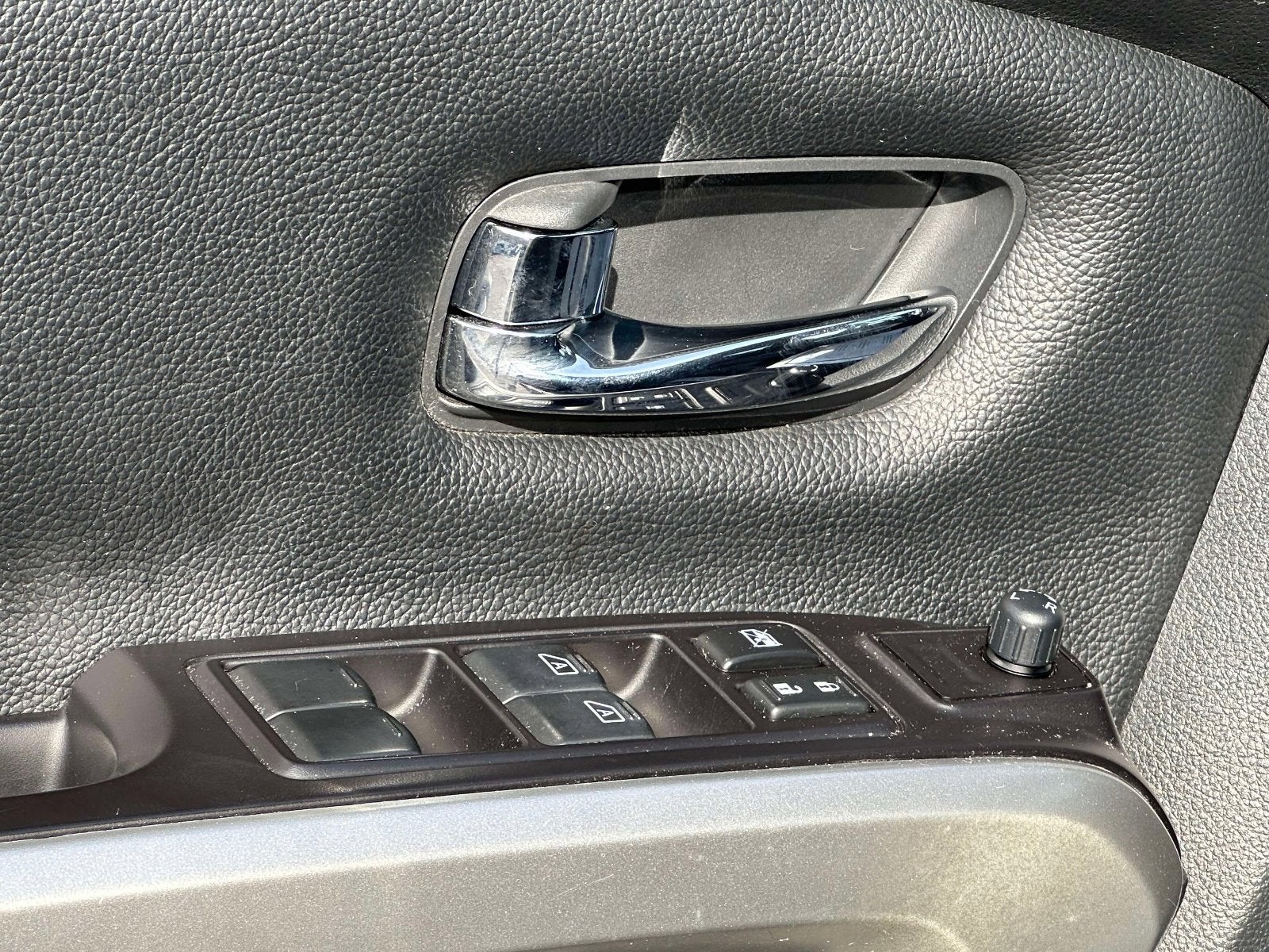 2020 Nissan Titan SV