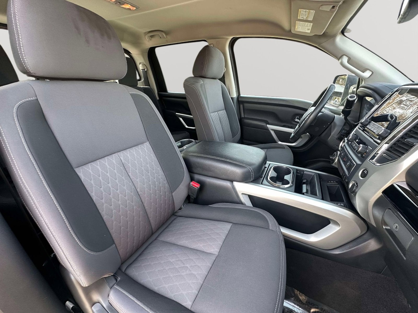 2020 Nissan Titan SV