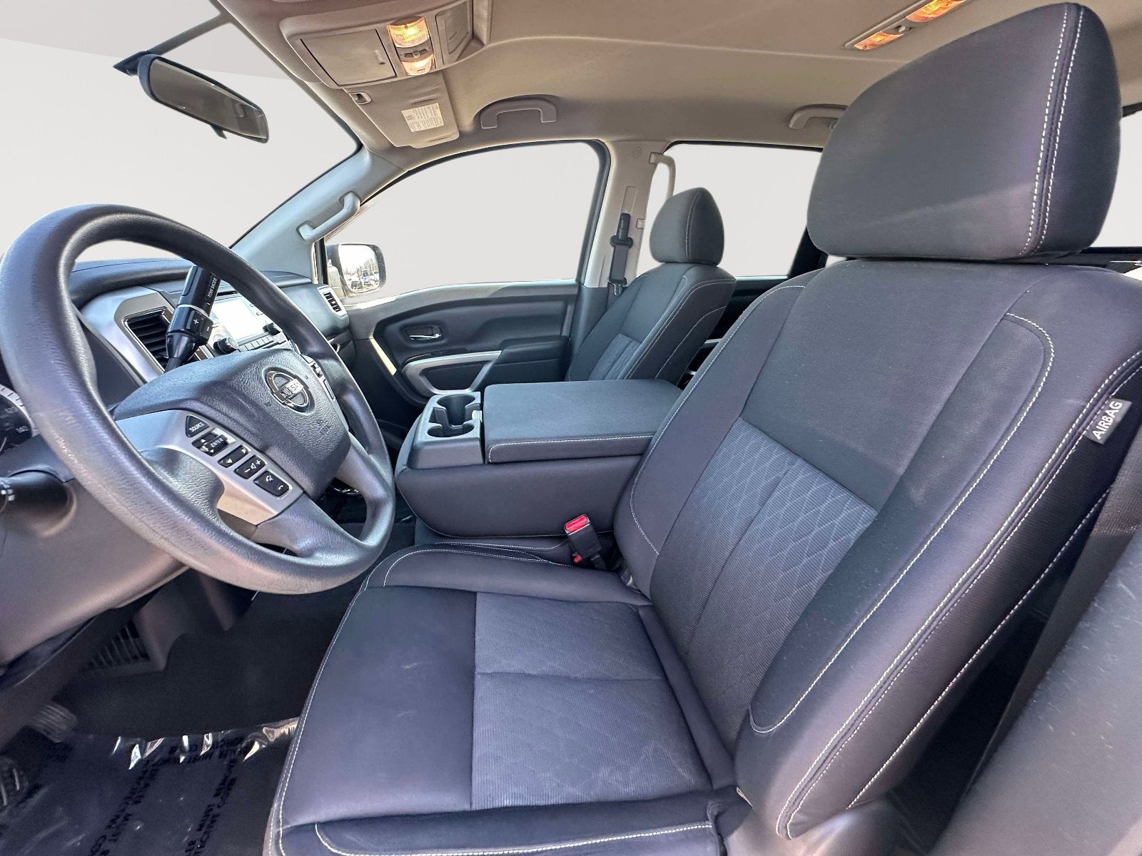 2017 Nissan Titan SV