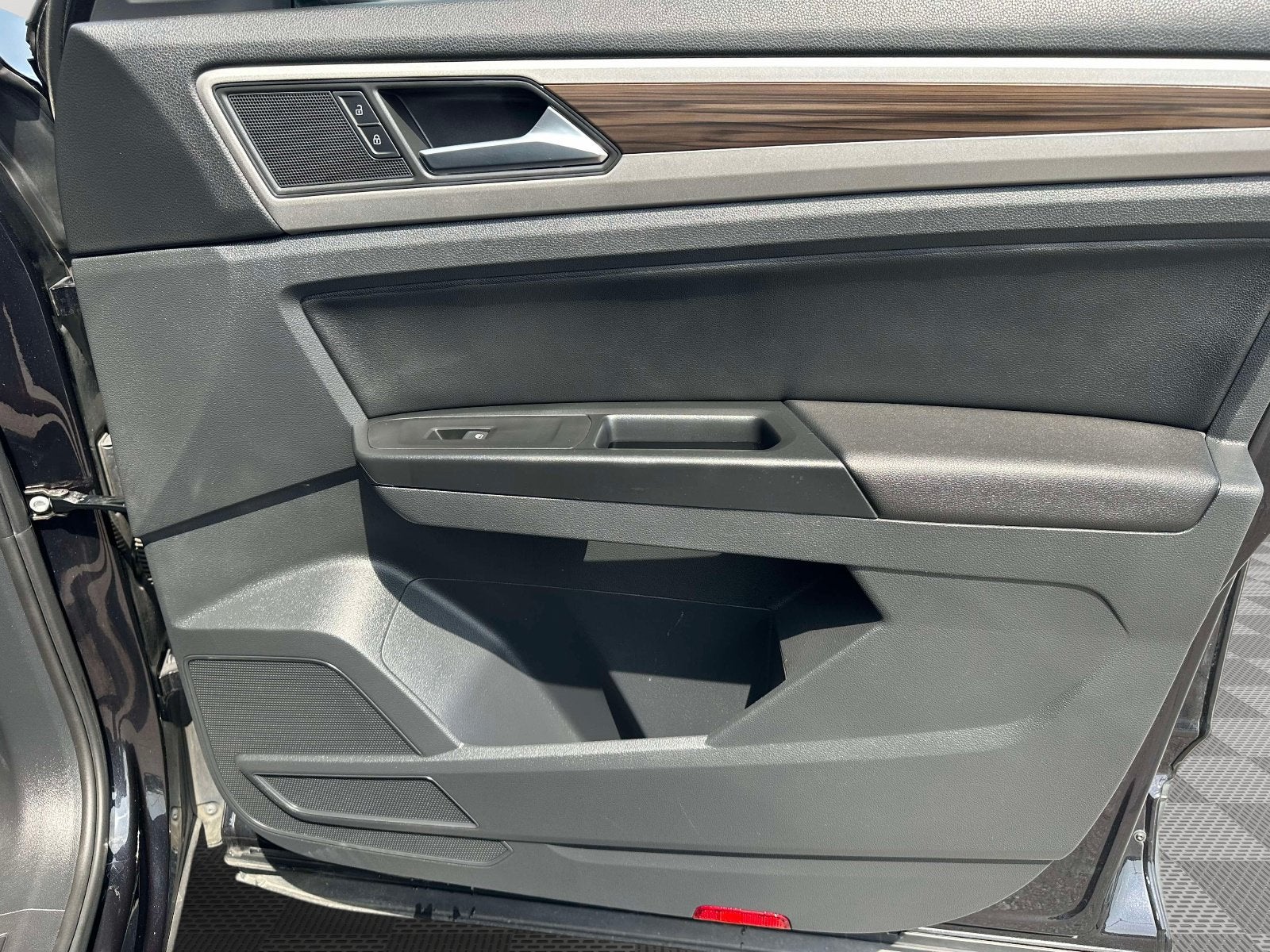 2021 Volkswagen Atlas 2.0T SE w/Technology