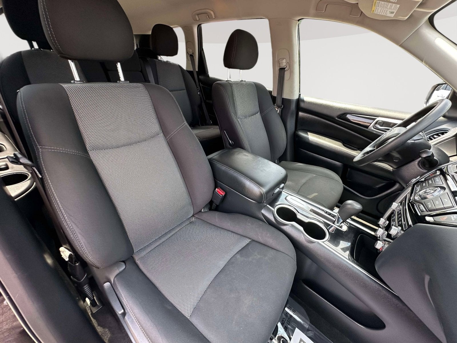 2020 Nissan Pathfinder S